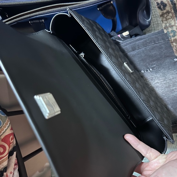 Tory Burch black purse, used three times. Beautiful beautiful beautiful! - Picture 3 of 3